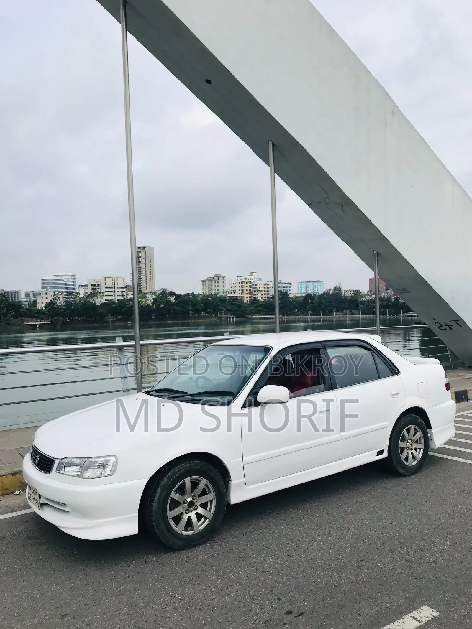Toyota Corolla Sedan Automatic 1999 Off white