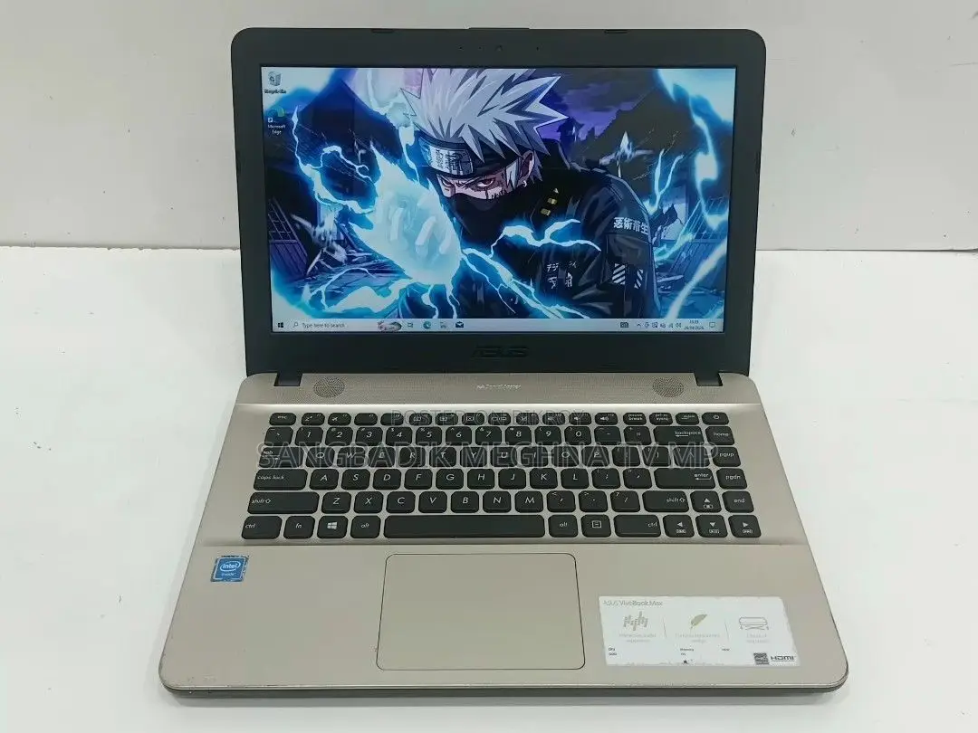 Laptop ASUS 3GB Intel SSD 256GB