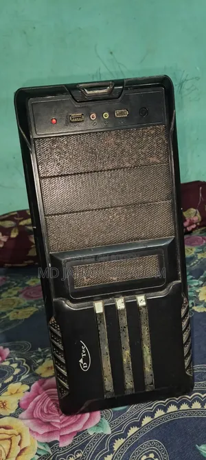 ডেস্কটপ কম্পিউটার আসুস ৪জিবি ইন্টেল কোর আই৩ এইচবিবি ৫১২জিবি