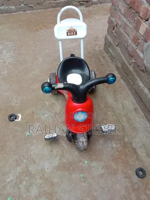 একটি রিকশা বিক্রি করা হবে