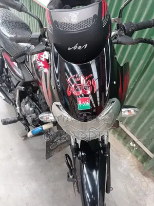 বাজাজ ডিসকভার ১২৫ ২০১৬ লাল