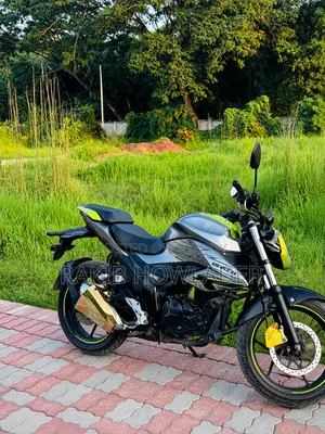 সুজুকি জিক্সার এসএফ ২০২৫