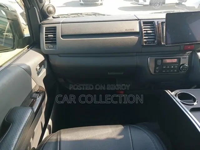 Toyota HiAce 2023 Black