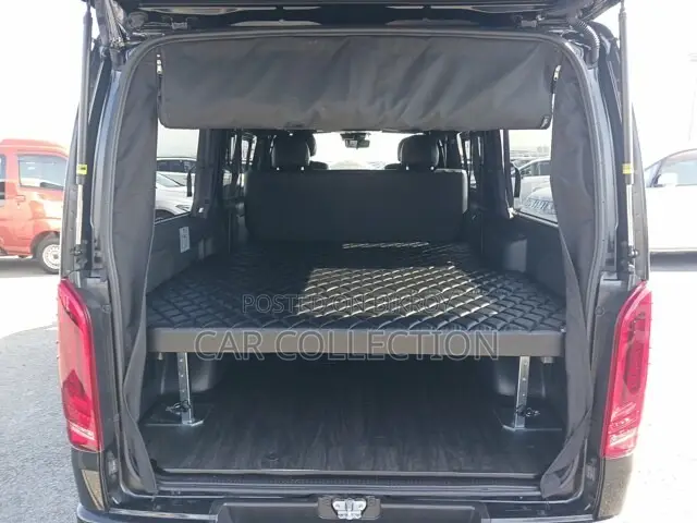 Toyota HiAce 2023 Black