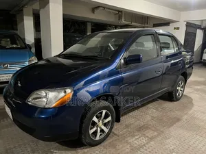 Toyota Platz 2000 Blue