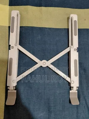 ল্যাপটপ স্ট্যান্ড