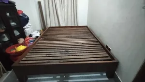 মেহগনি কাঠের ৫.৫/৭' খাট