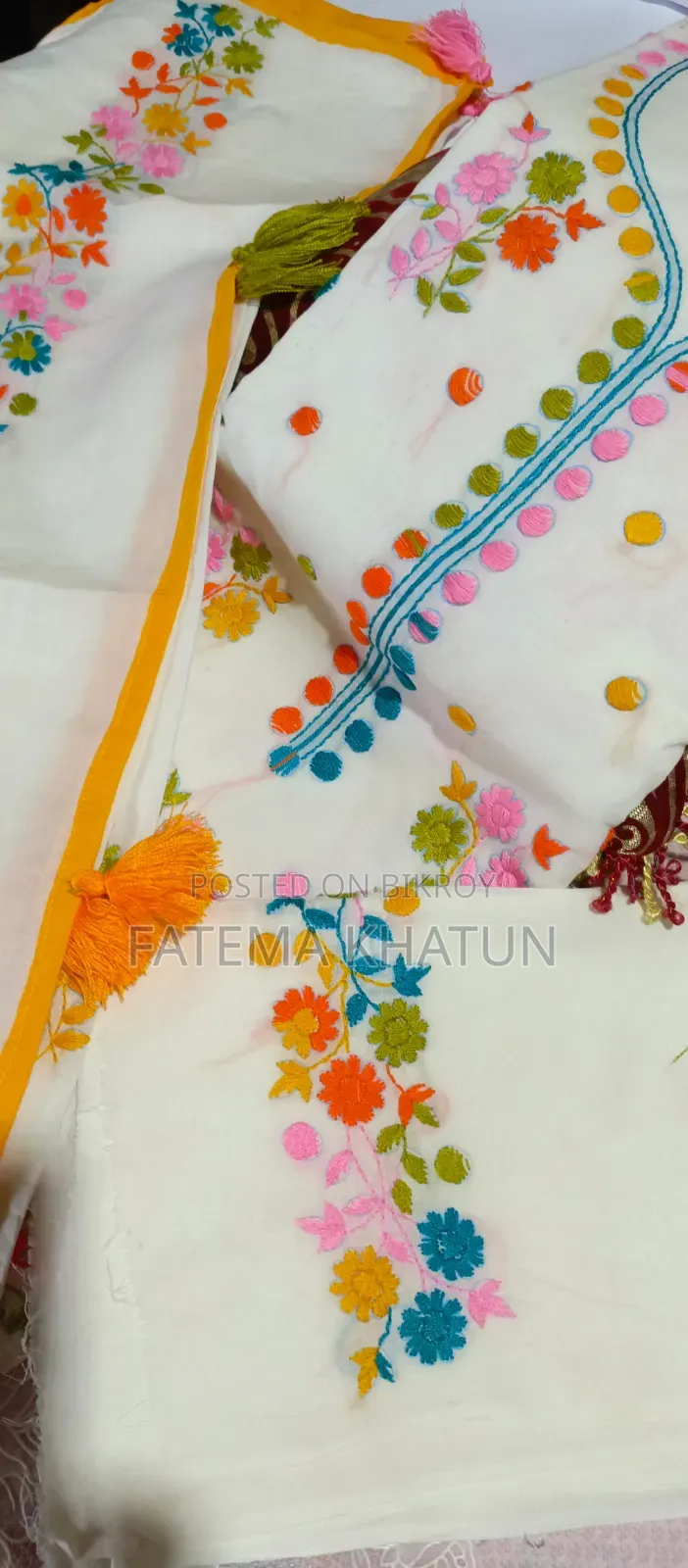 এক্সক্লুসিভ হাতের কাজের থ্রীপিস