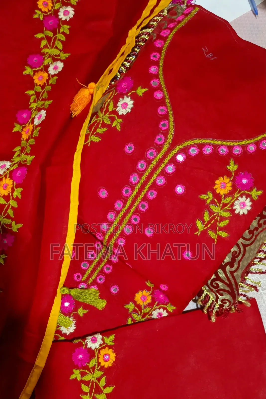 এক্সক্লুসিভ হাতের কাজের থ্রীপিস