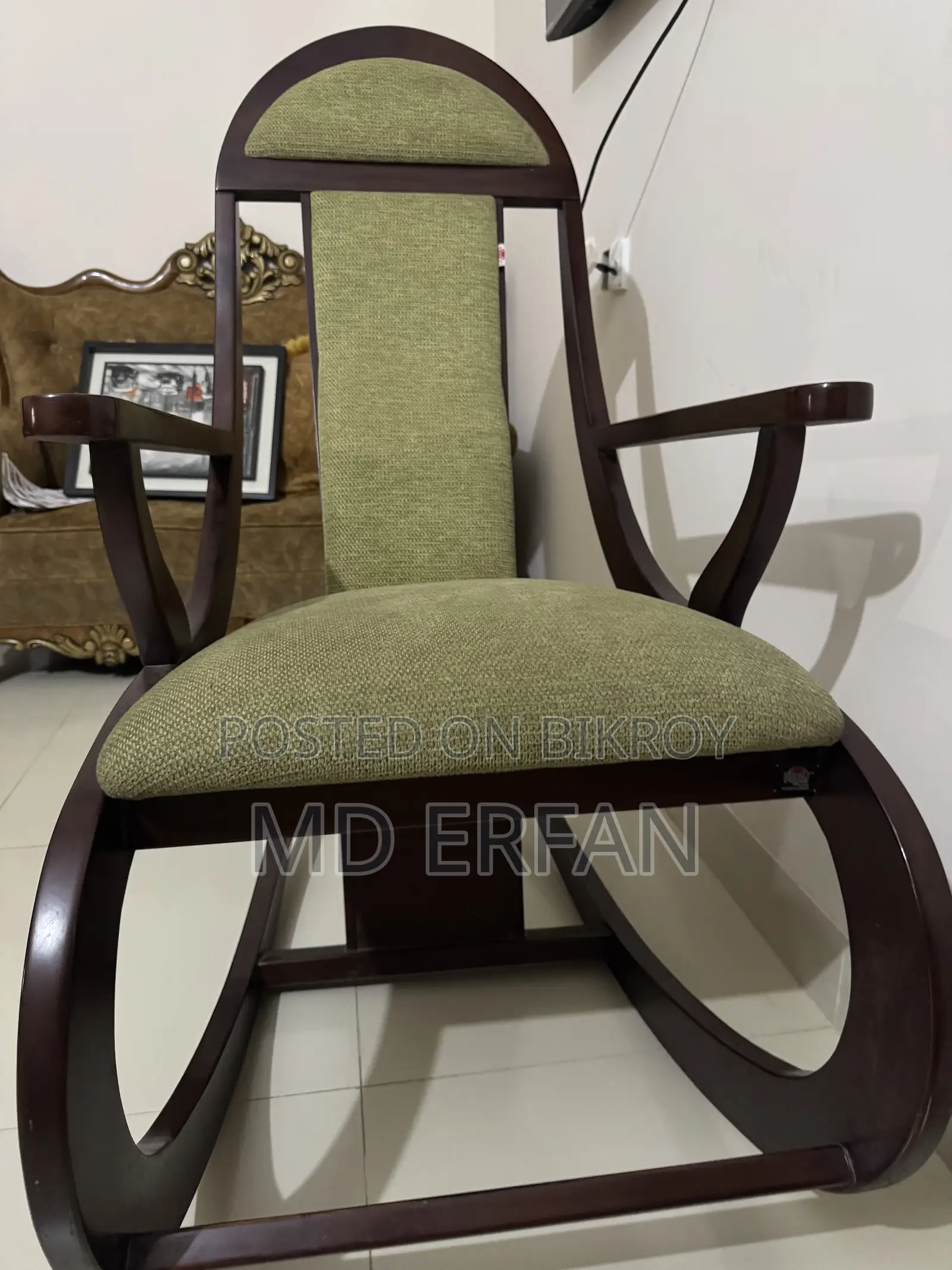 একটি সিআর বিক্রি করা হবে।