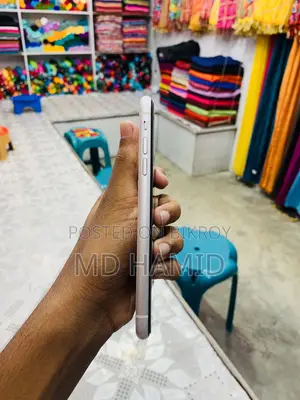 Apple iPhone XR 64 GB White