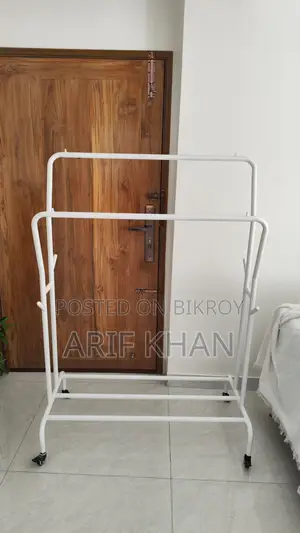 ক্লোথ হ্যাঙ্গার