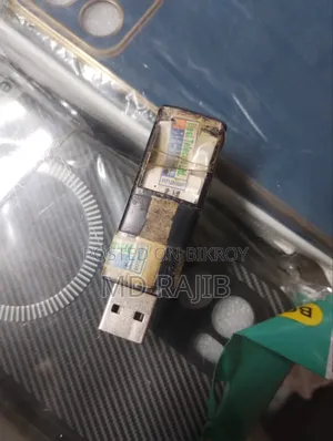 ক্লাস ডঙ্গল একটা মোবাইল এক্সেসরিজ