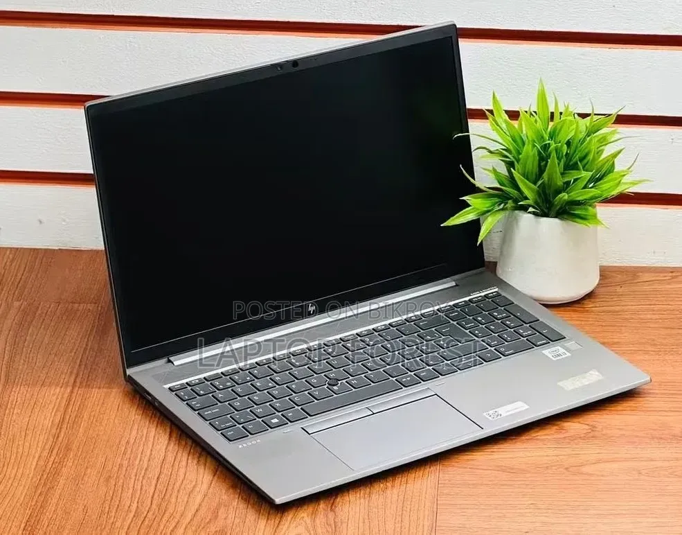 Laptop HP ZBook Firefly 15 G7 16GB Intel Core I7 SSD 512GB