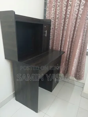 Spacious Study Table