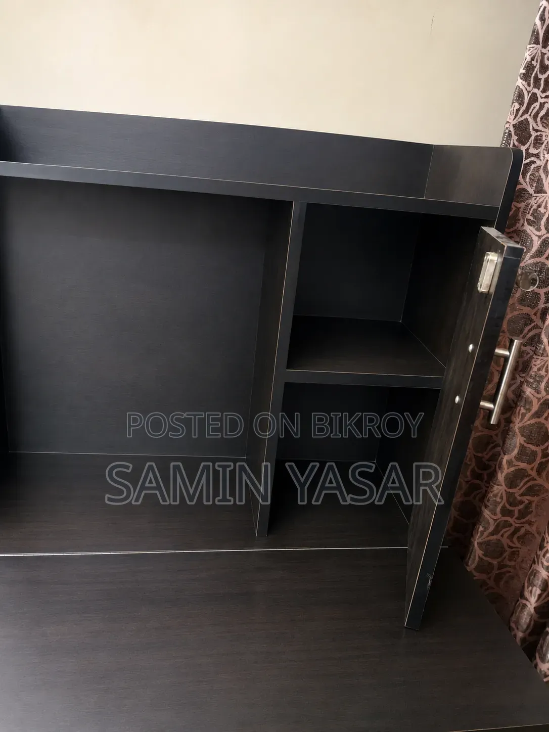 Spacious Study Table