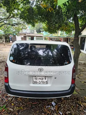 টয়োটা প্রবক্স ২০০৩ সাদা