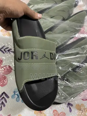 Slide Sandal Contact
