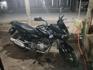 বাজাজ পালসার ১৫০ ২০১৫ ব্ল্যাক