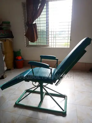 Manual Dental/Beauty Parlor Chair