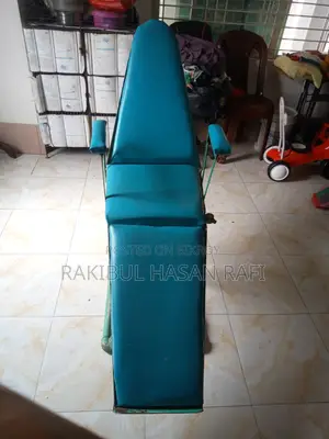 Manual Dental/Beauty Parlor Chair
