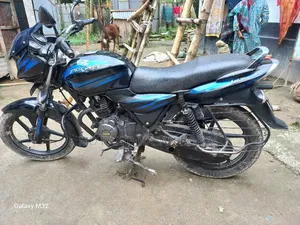 বাজাজ ডিসকভার ১২৫ ২০১৫ কালো