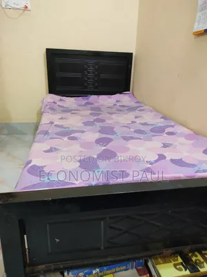 লোহা এবং কাঠের মিক্সার বেড