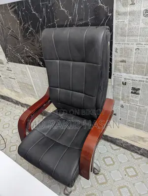 এক্সিকিউটিভ হাই-ব্যাক অফিস চেয়ার – ভালো কন্ডিশন