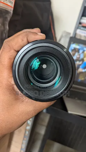 Sony FE 90mm F2.8 Macro G OSS Lens – Like New