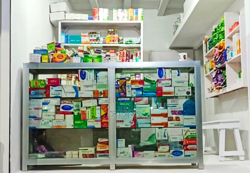 দোকানের ডেকোরেশন বিক্রি হবে