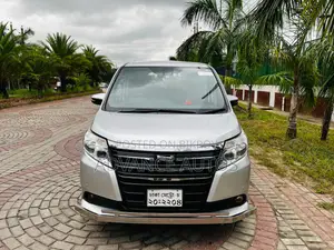 টয়োটা নোয়া ২০১৬ সিলভার