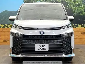 টয়োটা ভক্সি ২০২২ পার্ল
