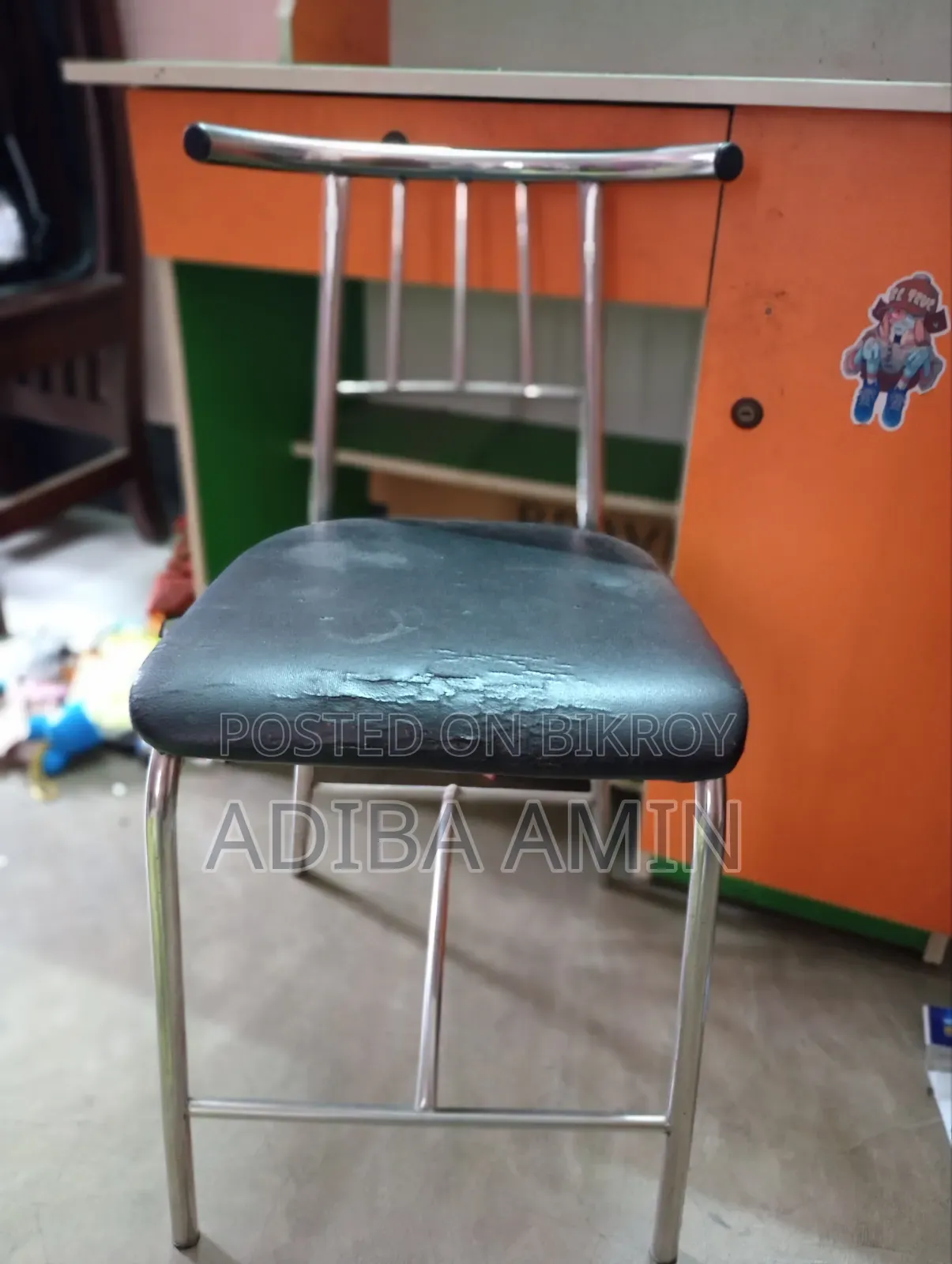 চেয়ার সহ স্টাডি টেবিল