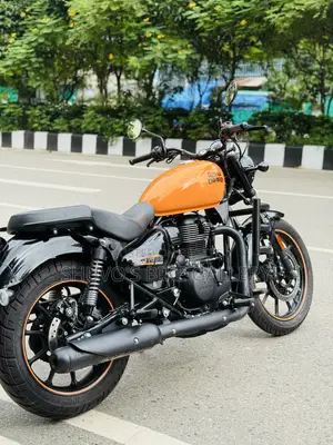 New Royal Enfield Meteor 350 2026 Orange