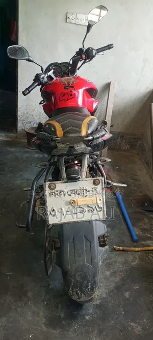 বাজাজ পালসার এনএস ১৬০ ২০১৮ ব্ল্যাক