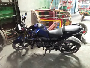 যমাহা এফজেডএস ভি২ ২০১৭ রেড