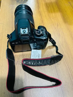 Canon EOS 550D Camera With 18-200mm Zoom Lens (Battery, Charger, Bag)