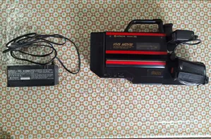 Hitachi VHS Movie Camcorder ( Model VM-600E)