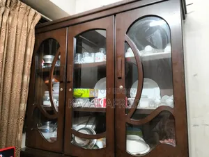 মালয়েশিয়ান কাঠের শোকেস