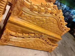 আকর্ষণীয় ডিজাইনের খাট ২.৫” মোটা কাঠ দিয়ে তৈরি বিক্রয় হবে