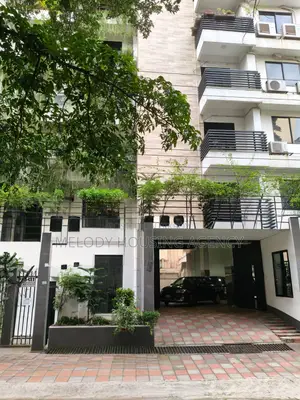 গুলশানে ভাড়ার জন্য ফার্নিশড ৩ বেডরুমের অ্যাপার্টমেন্ট