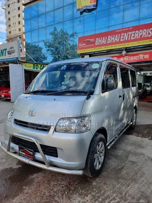 Toyota Noah 2012 White