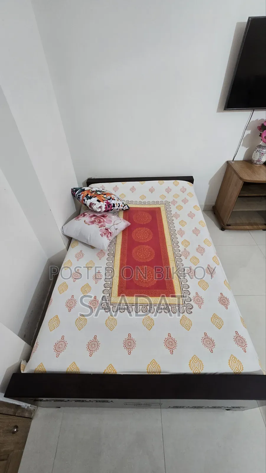 জাজিমসহ খাট বিক্রি হবে
