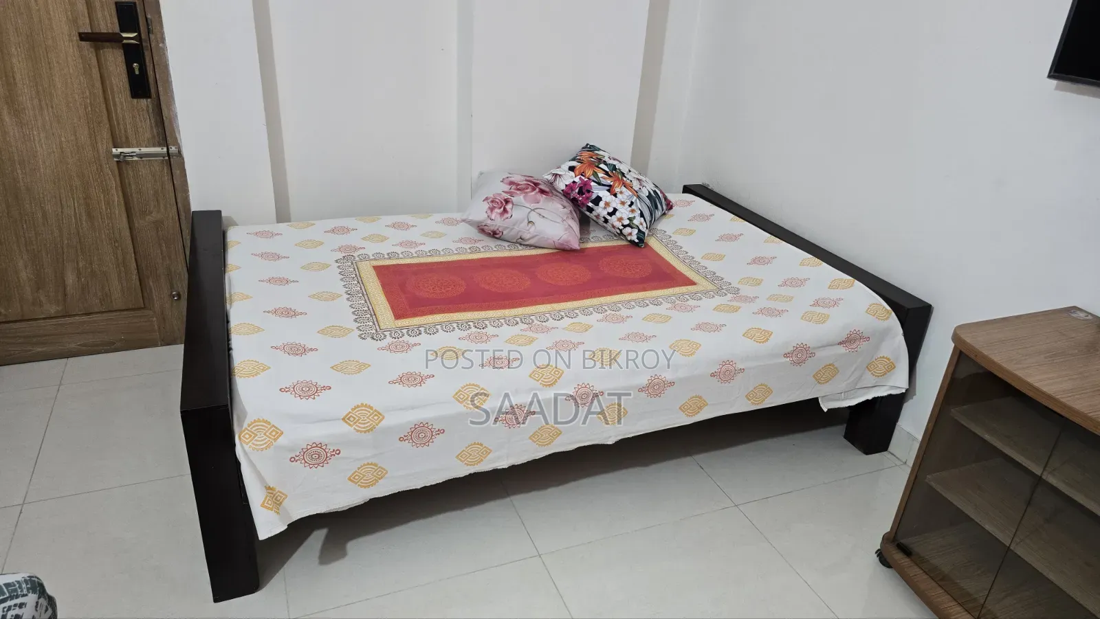 জাজিমসহ খাট বিক্রি হবে