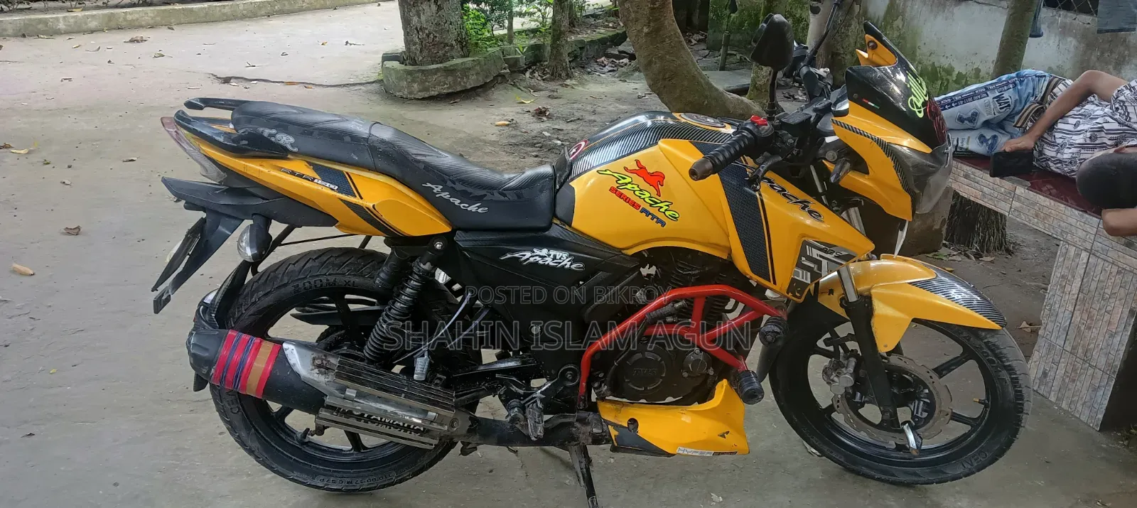 TVS Apache RTR 160 2V 2012 Yellow