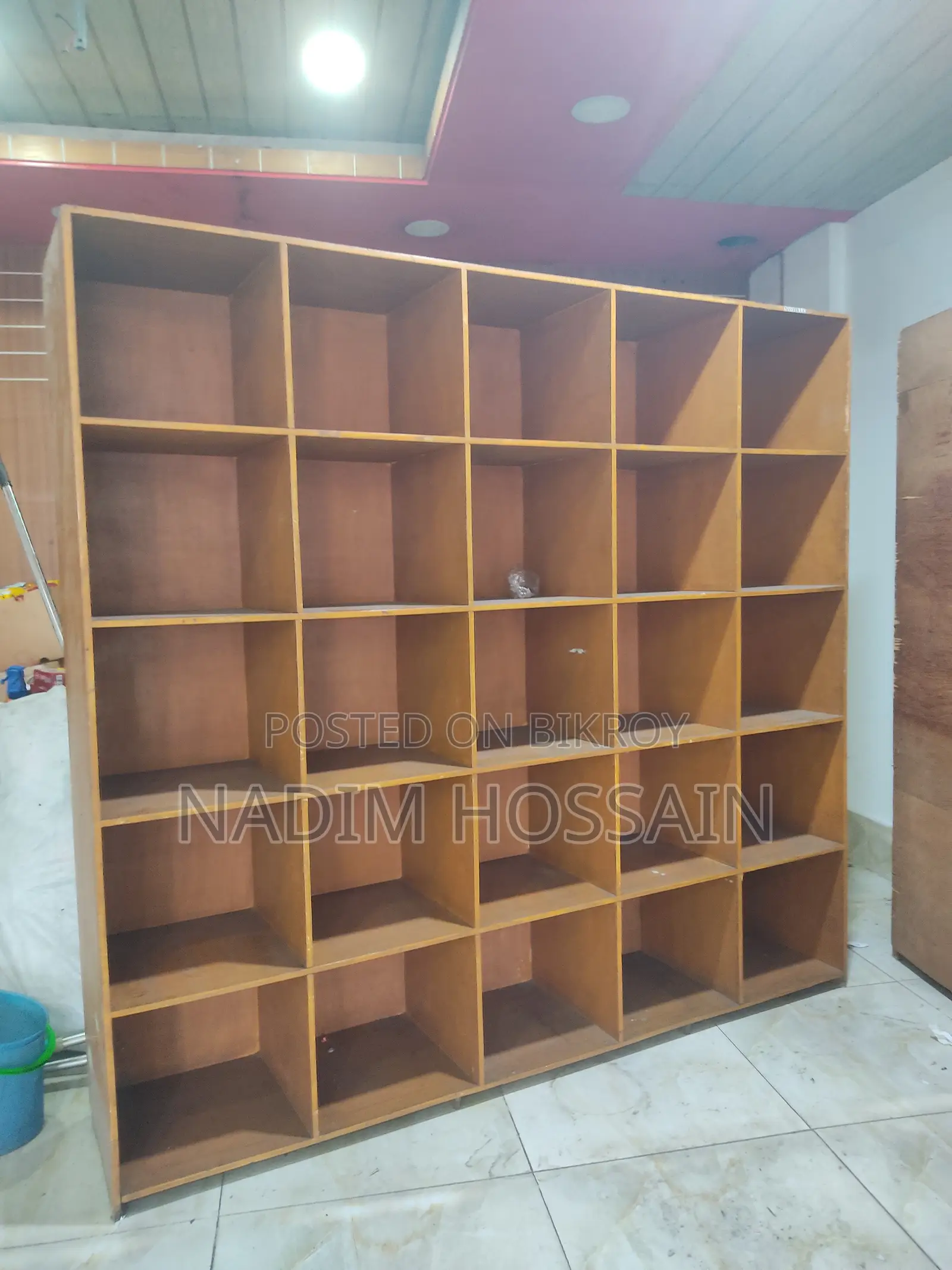 Good quality rack or bookshelf for sale
