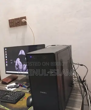 Desktop Computer 6GB Intel Core I7 SSD 256GB