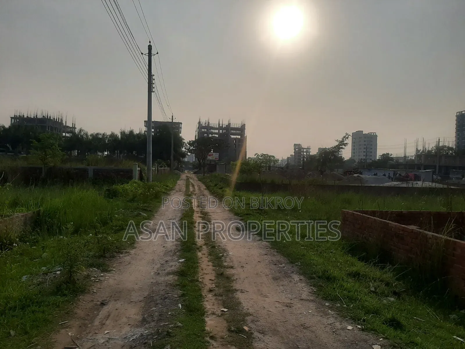 Basundhara Block-N Extension 12 Katha Land for Sale.