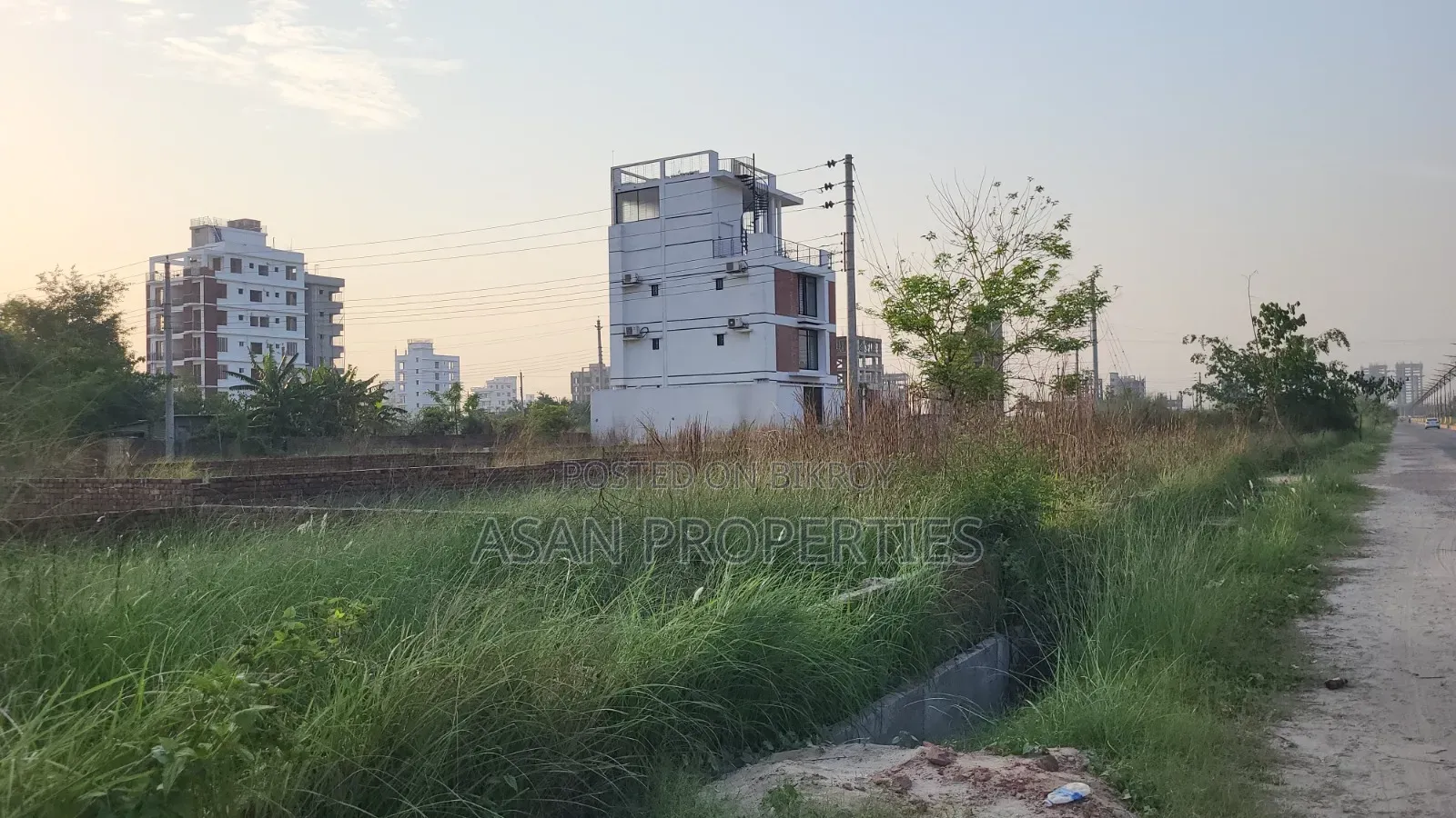 Basundhara Block-N Extension 12 Katha Land for Sale.