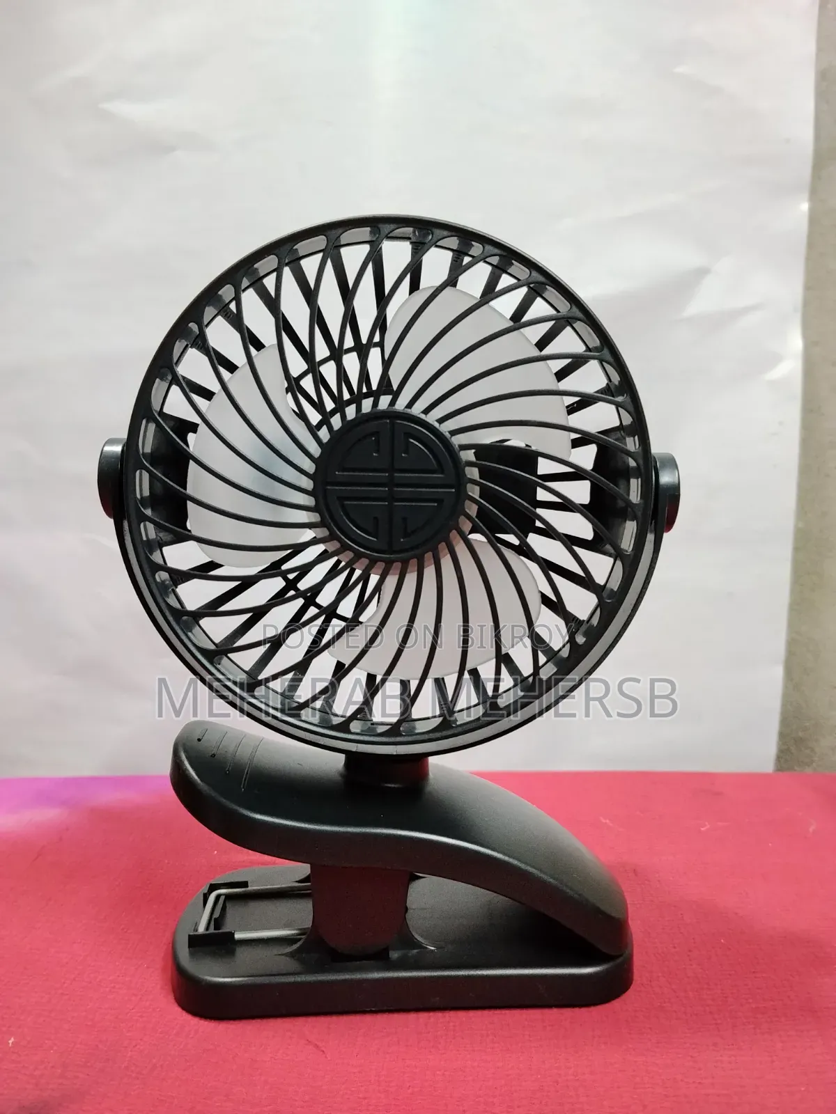 P8 USB Small Handheld Rechargeable Clip Fan